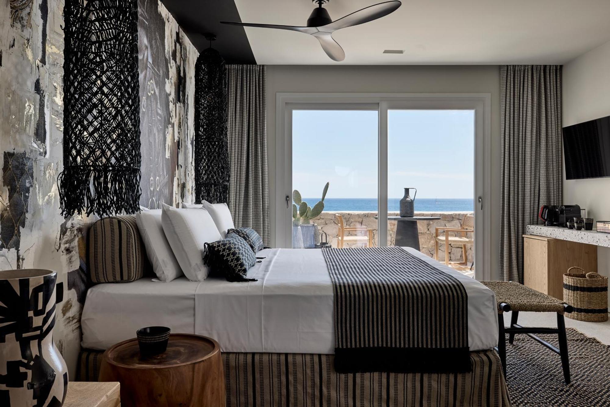 Artemis Seaside Resort Paliochori Room photo